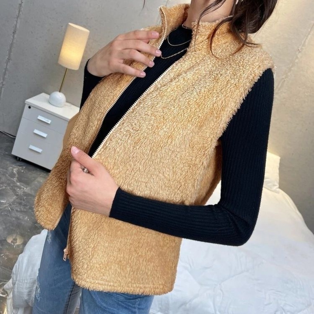 Calvin Klein Teddy Fleece Sleeveless Vest Nude Beige Zip Front Women's Small